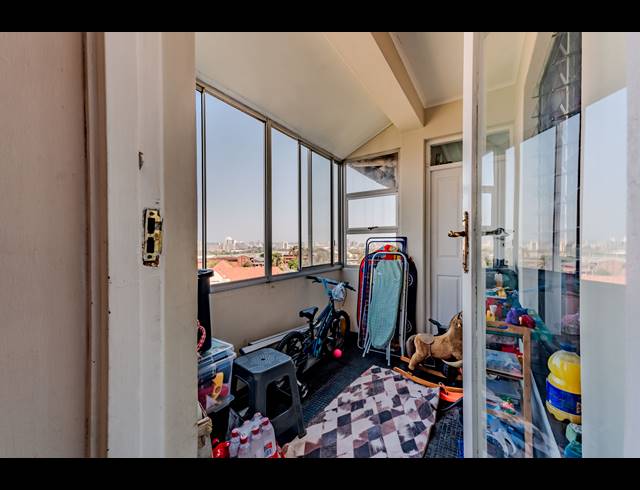 3 BEDROOM FLAT FOR SALE IN MORNINGSIDE